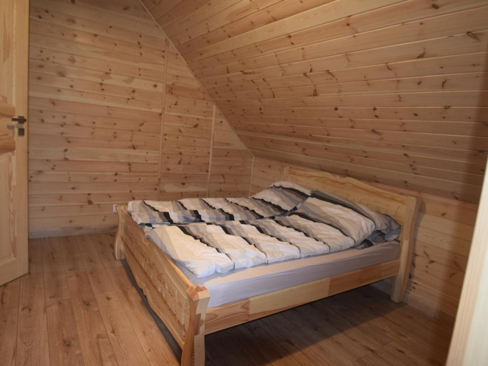 Wooden Holiday Home in Skrzynia with Terrace Osiek  Zewnętrze zdjęcie
