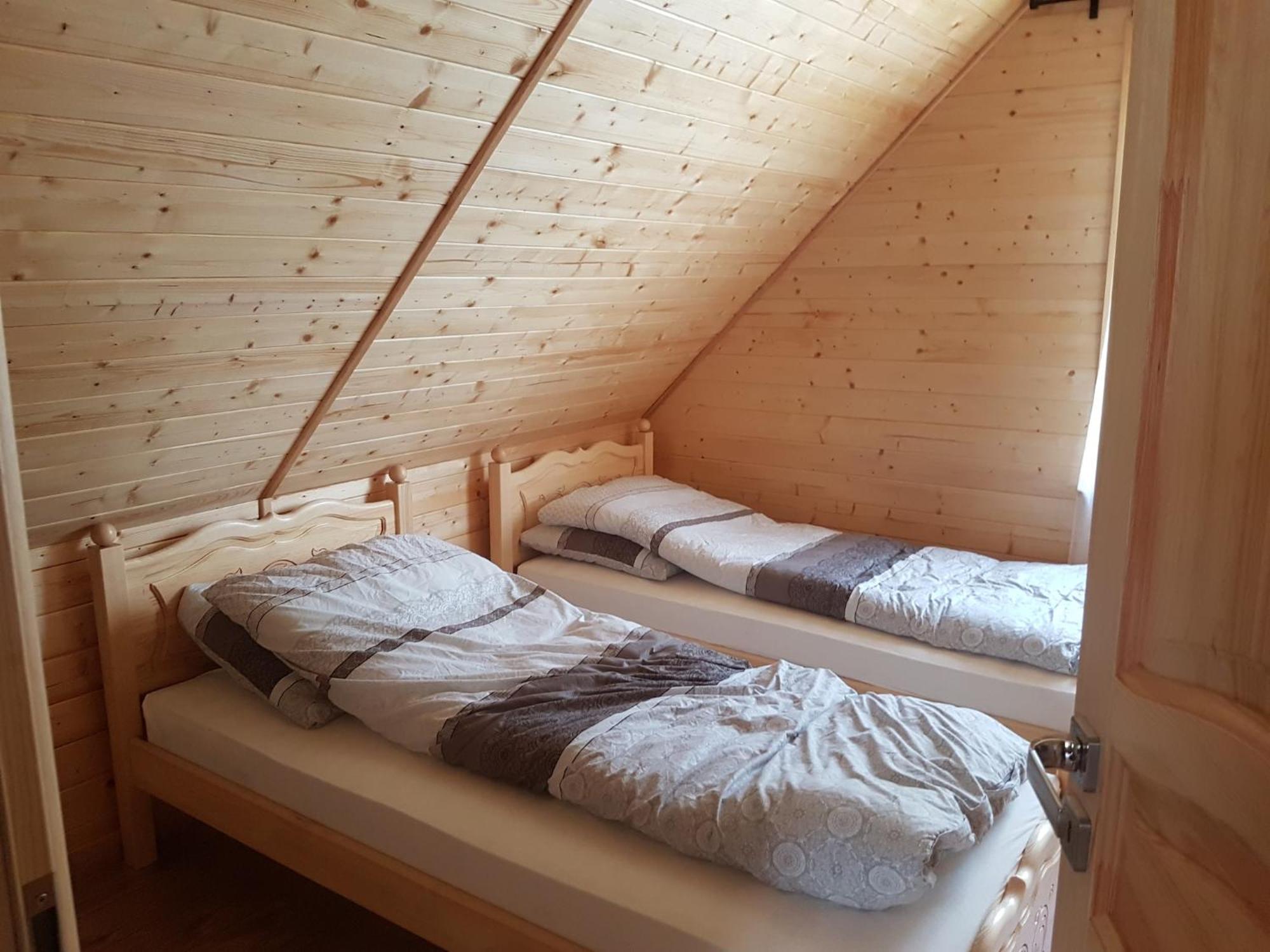 Wooden Holiday Home in Skrzynia with Terrace Osiek  Zewnętrze zdjęcie