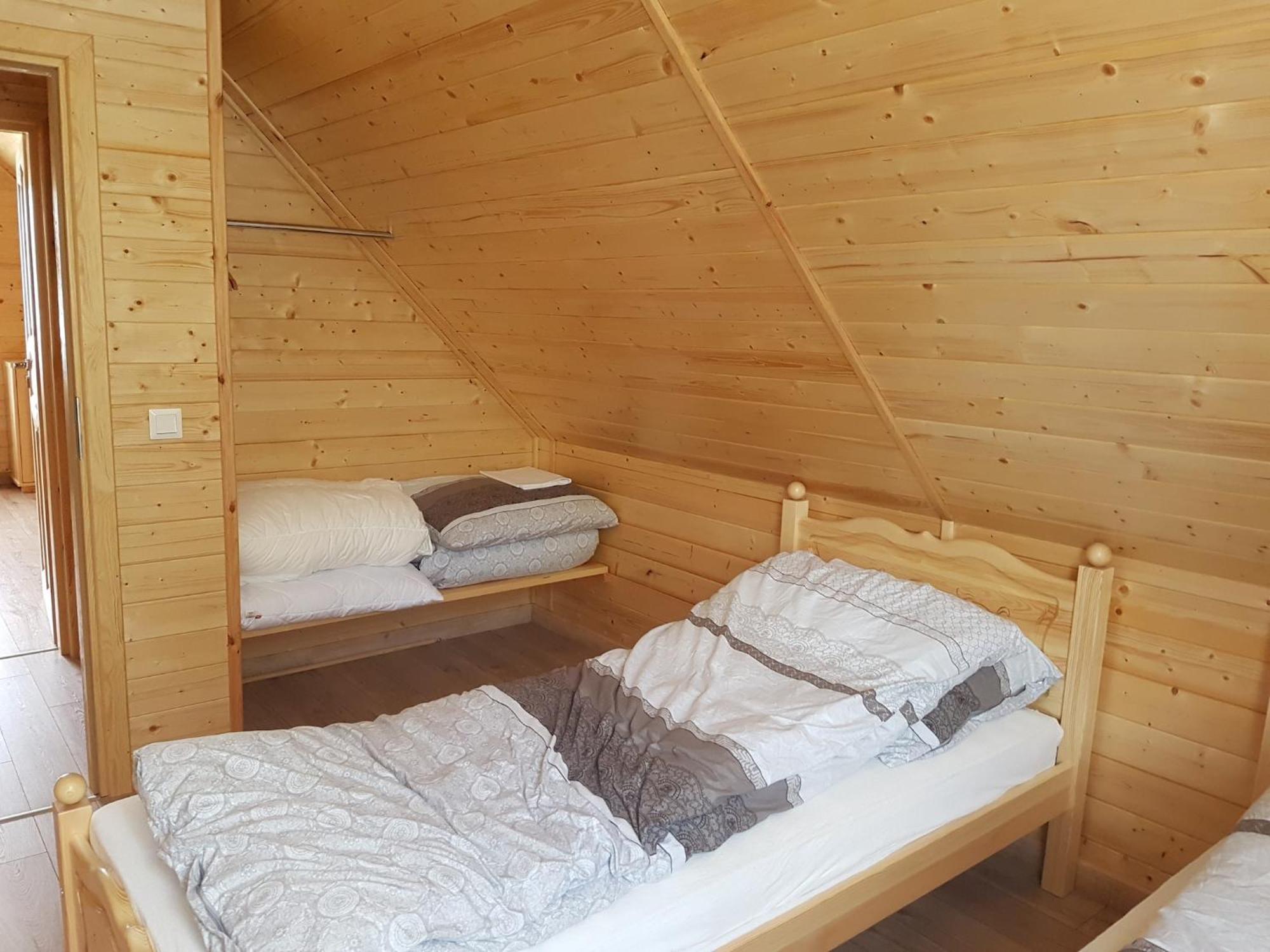 Wooden Holiday Home in Skrzynia with Terrace Osiek  Zewnętrze zdjęcie